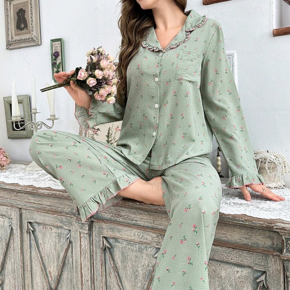 Green Romantic Women's Ditsy Floral Pajama Set